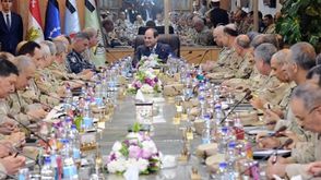 السيسي  الجيش  اجتماع  كورونا  إصابات  مصر- عربي21