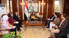 مصر وزيرة الهجرة تستقبل مستثمرا مصريا بارزا بالولايات المتحدة الأمريكية لبحث الاستثمار في مصر- صفحة الوزارة فيسبوك