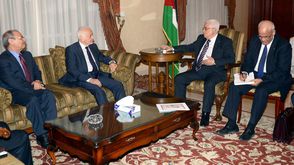 عباس مع نبيل العربي ونبيل فهمي تطورات مفاوضات السلام مع إسرائيل - الأناضول