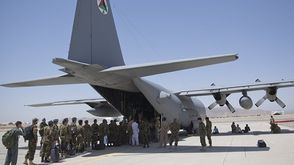 امريكا طائرة نقل عسكرية امريكية في افغانستان غوغل