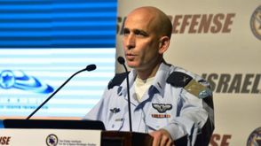 قائد سلاح الجو الإسرائيلي الجنرال طال كالمان