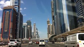 طريق أبو ظبي دبي- فليكر