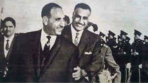 عبد السلام عارف وعبد الناصر (فيسبوك)
