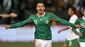 اللاعب الملقب بـ"تشيتشاريتو" ضمن تشكيلة منتخب المكسيك - (أرشيفية)