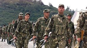 جنود جزائريون الجزائر حدود