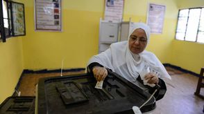 عجائز مصر يسلمون مصر للمشير السيسي - انتخابات مصر (21)