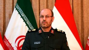 وزير الدفاع الايراني حسين دهقان  فارس