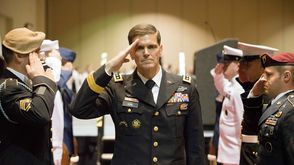 قائد القيادة المركزية بالجيش الأمريكي، الجنرال جوزيف فوتيل  غوغل