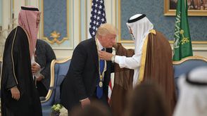 ترامب قلادة السعودية - جيتي