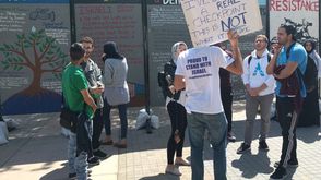 إسرائيليون قاموا بمضايقة منظمي الفعالية وحاولوا التشويش عليها من خلال لافتات تؤيد الاحتلال- تويتر