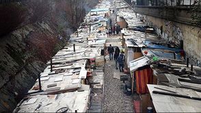 الأحياء الفقيرة في فرنسا- ا ف ب
