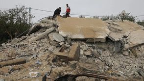 تواصل الغارات الإسرائيلية على غزة وإطلاق صواريخ تجاه المستوطنات (الأناضول)