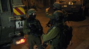 إسرائيل تقوم بعمليات دهم واعتقال تطال الفلسطينيين بالضفة الغربية - الأناضول