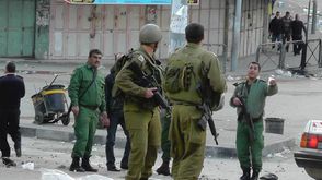 جنود إسرائيليون مع عناصر السلطة خلال إحدى الدوريات - أرشيفية
