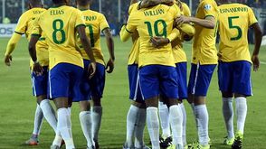البرازيل في مباراتها مع فنزويلا 21/6/2015- ا ف ب