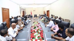 اليمن رئيس الوزراء اليمني يلقتي قيادات الحراك الجنوبي في عدن  سبأ