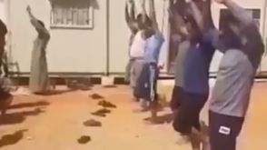 مقطع من فيديو التعذيب عمال  مصريين في ليبيا تويتر