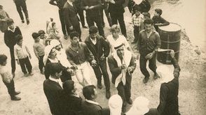 دبكة عرس فلسطين اليرغول قرية الرامة الجليل 1969 - ألبوم رلى جريس العائلي - المتحف الفلسطيني