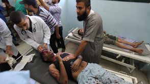 جرحى من المدنيين جراء القصف الإسرائيلي على غزة - الأناضول