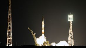 اطلاق الصاروخ الذي يحمل المركية الفضائية سويوز من قاعدة بايكونور في 22 تموز/يوليو 2015