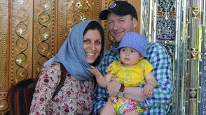 نازنين زاغري مع زوجها وابنتها- أرشيفية