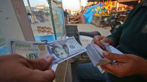 العراق نقود دولار مال - جيتي