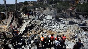 غزة: تشييع شهيدين الاثنين واستمرار العدوان الإسرائيلي - غزة تشييع شهيدين الاثنين واستمرار العدوان ال