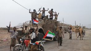 قوات التحالف العربي وقوات إماراتية تدخل عدن في اليمن ـ أ ف ب