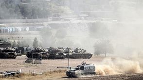 قوات تركية على حدود سوريا - أ ف ب