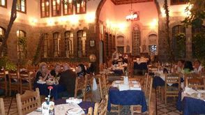 مططعم في دمشق