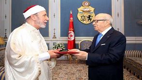السبسي رئيس تونس وبطيخ مفتي الديار التونسية