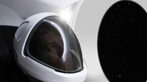 كشف مؤسس مجموعة "سبايس إكس" الفضائية الأميركية الخاصة إلون ماسك عن بزّات مستقبلية لرواد الفضاء يبدو 