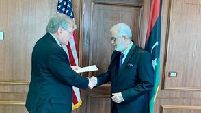 السفير الامريكي في ليبيا يقدم اوراق اعتماده لوزير الخارجية صفحة وارة الخارجية فيسبوك