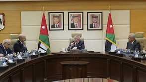 الاردن الملك عبد الله الثاني يترأس اجتماع للحكومة بترا