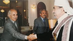 مع الشيخ الاحمر في باريس وفي الصورة  علي عبد السلام التريكي وزير الخارجية الليبي السابق