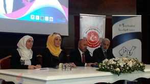 مؤتمر صحفي عرس جماعي للعرسان - إسطنبول - عربي21 (1)