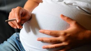 أكد الباحثون أن ما يصل إلى 13 في المائة من النساء في العالم يتعاطين الحشيش خلال فترة الحمل - أرشيفية