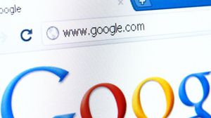 تتهم جوجل بمخالفة قوانين المنافسة في الاتحاد الأوروبي