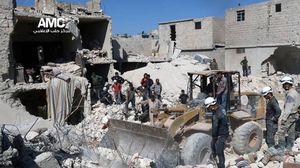 جانب من الدمار الذي أحدثته البراميل المتفجرة في حي الصاخور في حلب أمس الثلاثاء