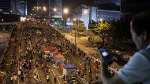 تظاهرات ليلية للمنادين بالديمقراطية في هونغ كونغ - أ ف ب