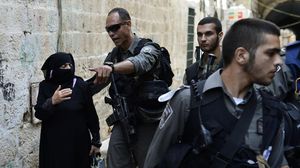 قوات الاحتلال تمنع الفلسطينيين من الصلاة في الأقصى - الاناضول