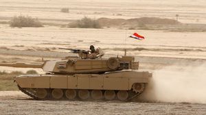تسعى أمريكا لتقوية الحكومة العراقية كي تتمكن من مقاومة المقاتلين - أ ف ب