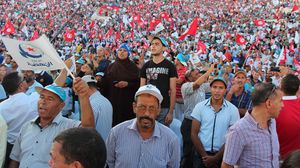مؤيدو حزب الحرية والعدالة التونسي في مهرجان ضمن الحملة الدعائية - الأناضول