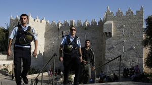 أفراد من الشرطة الإسرائيلية يتجولون في باحات الأقصى - ا ف ب - ارشيفية