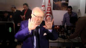 السبسي عينه على رئاسة تونس بعد نجاح تحالفه بالبرلمان - الأناضول
