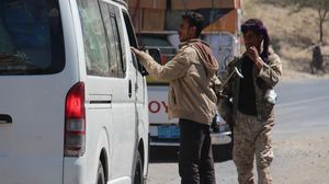 يحاول الحوثيون خنق أي حراك شعبي بقوة السلاح - الأناضول