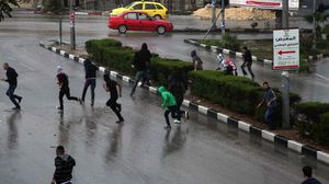 من اشتباكات اليوم بين شبان فلسطينيين وقوات الاحتلال - الأناضول