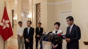 حاكم هونغ كونغ تشون يينج يدعو إلى الحوار ويرفض التنحي - أ ف ب