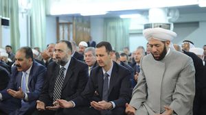 يحرص الأسد منذ اندلاع الثورة السورية على أداء الصلاة علنا - أرشيفية