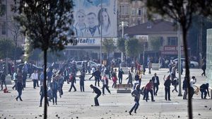 محتجون أتراك يتظاهرون ضد تقدم داعش بكوباني ـ الأناضول